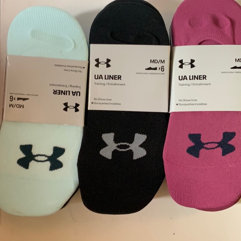 COPY - 6 pairs sock bundle and earbuds